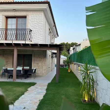 Villa Nar